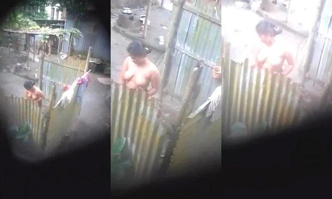 Desi Vlg Girl OutDoor Bathing Capture Video