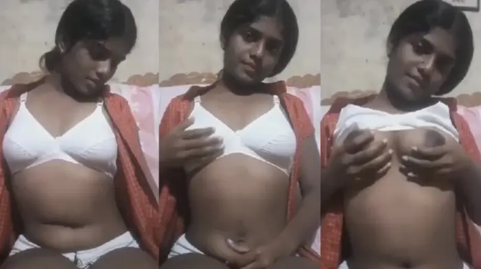 Cute Teen Tamil Dusky GF Pressing Boobs & Showing Pussy HD